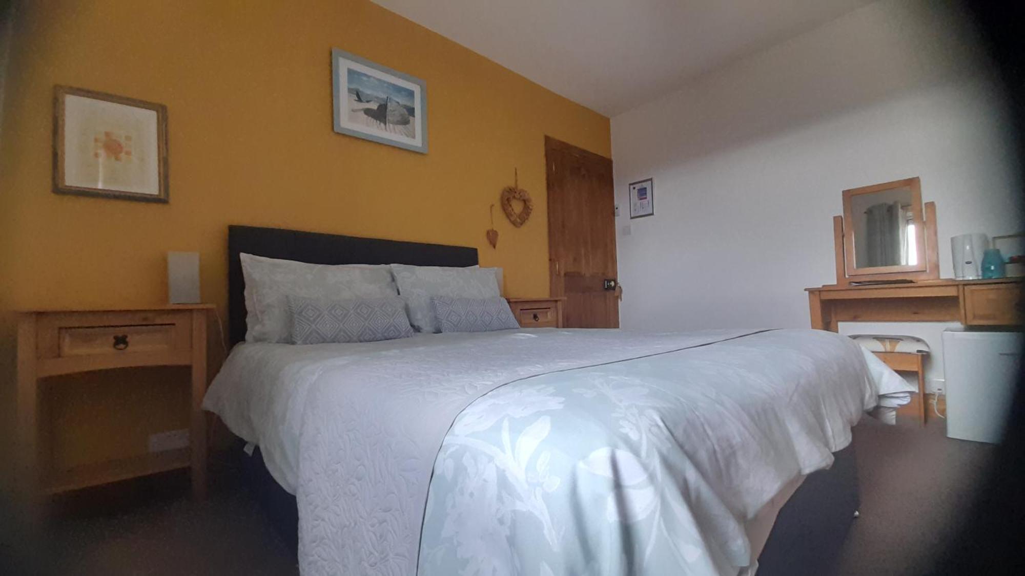 Lycia Rooms + Inverness Esterno foto